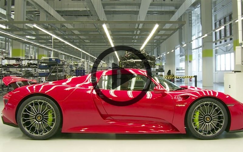 Porsche 918 Spyder, un vistazo tras la cortina (claramente no es un clasico)