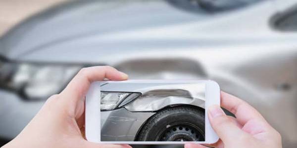 golpe coche aparcado